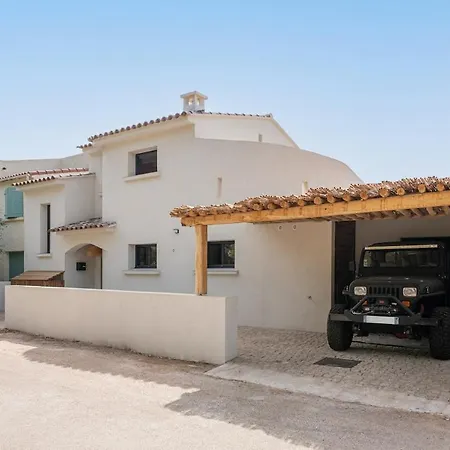 Sempietru, 8 Pers, Lagon & A Pied