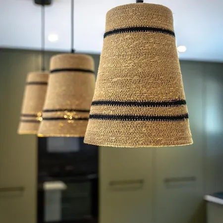 Sempietru, 8 Pers, Lagon & A Pied ليسي