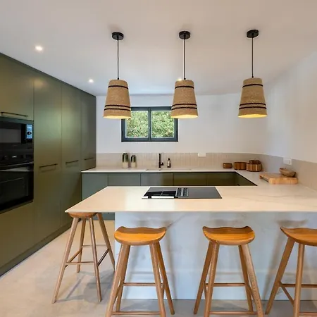 Sempietru, 8 Pers, Lagon & A Pied Lecci