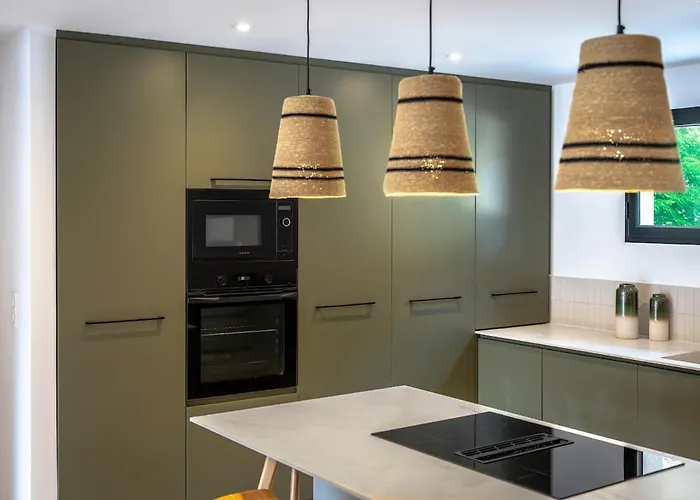 Sempietru, 8 Pers, Lagon & A Pied *